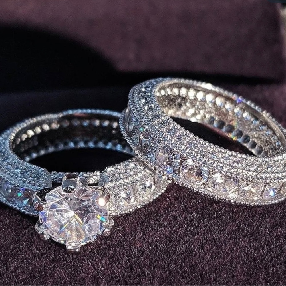 Valentines Silver-tone 2 pcs set CZ solitaire and band ring. Size 7